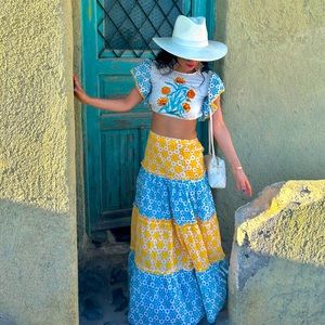 Stunning! ASH&EDEN skirt set perfect for vacation Sengupta Top & Skirt Set